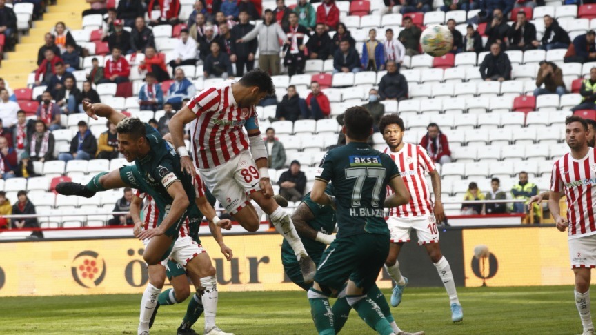 Antalya’da 4 Gol Var, Kazanan Yok