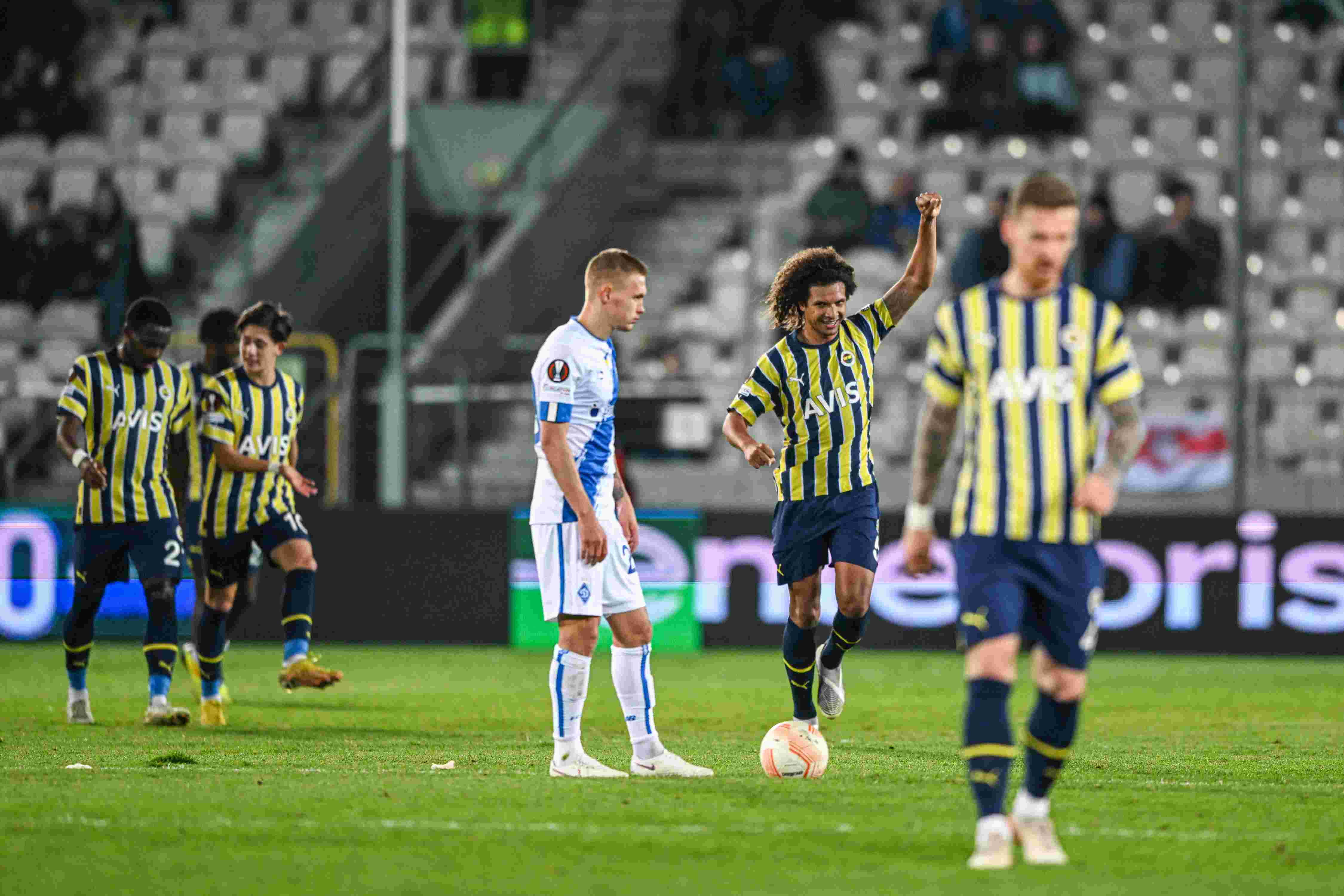 Arda Parladı, Fenerbahçe Liderliği Aldı